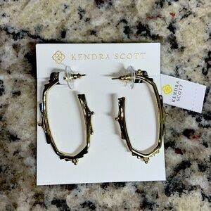 NWT!! Kendra Scott earrings